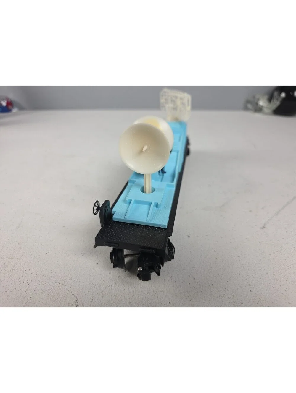 Lionel Train  - LASER L.A.S.E.R Operating RADAR Flat Car